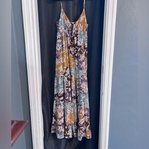 SO - Floral Tiered Maxi Dress